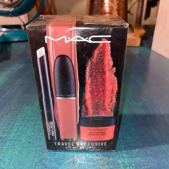 MAC Cosmetics Other - NWT MAC TRAVEL EXCLUSIVE LIP KIT